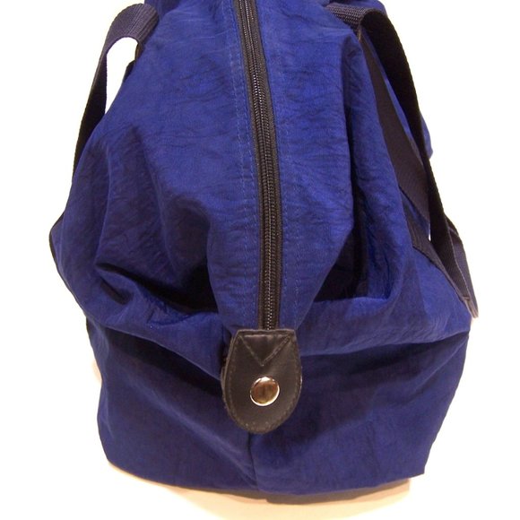 Disney Pooh Duffle Tote Overnight Bag Royal Blue Nylon/Canvas/Faux Leather - Picture 7 of 10